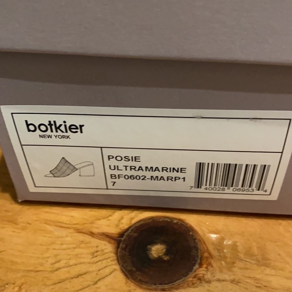 NEW Botkier Posie Suede Sandals - Picture 8 of 8